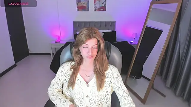 Snapshot of Nora_Vennucci chatting on March 2025 10:44:01 PM Nora Vennucci online show from March 2025 10:44:01 PM