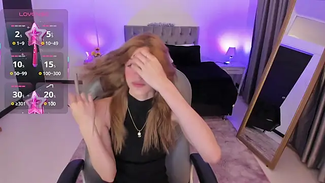 Snapshot of Nora_Vennucci chatting on March 2025 07:53:01 PM Nora Vennucci online show from March 2025 07:53:01 PM