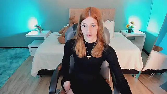 Snapshot of Nora_Vennucci chatting on November 2025 06:19:02 PM Nora Vennucci online show from November 2025 06:19:02 PM