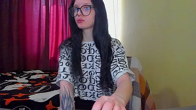 Hi Kitti online show from March 2025 05:11:01 AM