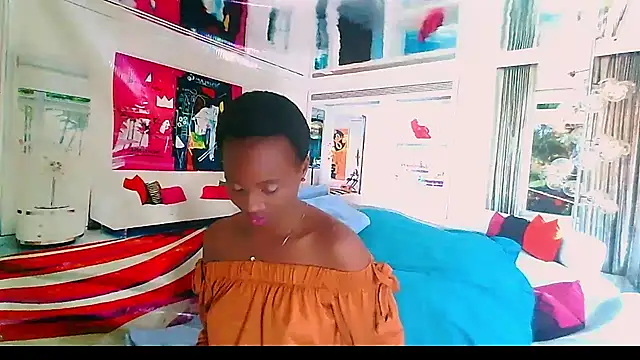 Snapshot of EbonyCreamy69 chatting on December 2024 06:10:01 PM EbonyCreamy69 online show from December 2024 06:10:01 PM