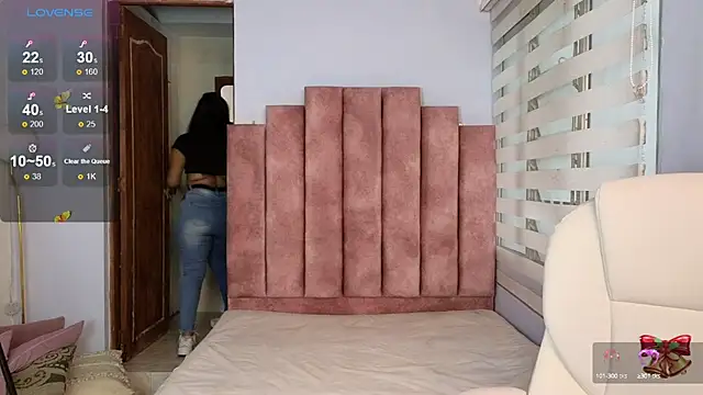 lou rosse  online show from December 2024 09:37:01 PM