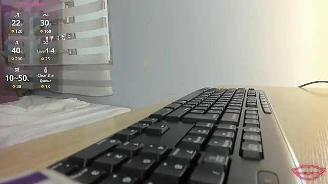 lou rosse  online show from September 2025 08:46:01 PM