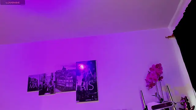 Amy Kiitty  online show from October 2025 01:07:01 PM