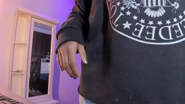 Amy Kiitty  online show from October 2025 12:50:02 PM