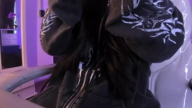 Amy Kiitty  online show from December 2025 12:56:01 PM