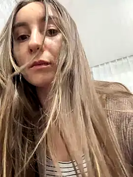 viviandaimond1 online show from October 2025 01:23:01 PM