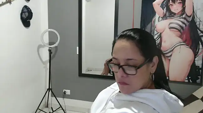 Snapshot of Antonella2_4 chatting on February 2025 02:59:02 AM Antonella2 4 online show from February 2025 02:59:02 AM