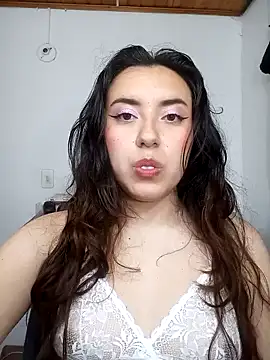 Emi chik online show from December 2024 01:46:01 AM