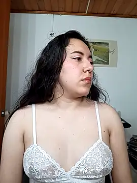 Emi chik online show from November 2025 11:29:01 AM