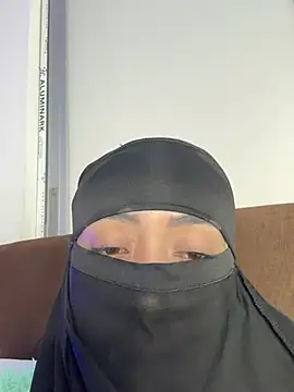 Sweet hot mia online show from May 2026 01:50:02 PM