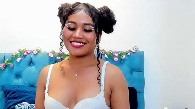 Snapshot of Sophie_Smith69 chatting on January 2025 03:48:01 PM Sophie Smith69 online show from January 2025 03:48:01 PM