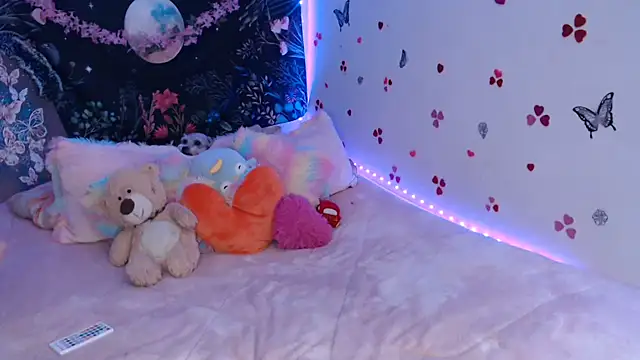 Emillyy m online show from September 2025 09:47:02 PM