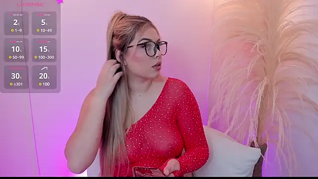 thaliafox  online show from February 2025 04:45:02 PM