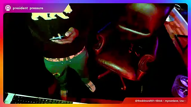 Snapshot of Pressure69mee chatting on March 2025 01:59:01 AM Pressure69mee online show from March 2025 01:59:01 AM