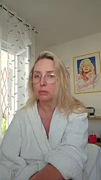 Snapshot of MariaRichi_ chatting on June 2026 06:19:02 AM MariaRichi online show from June 2026 06:19:02 AM