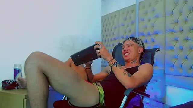 HannibalLester online show from February 2025 08:51:02 PM