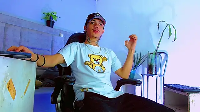 HannibalLester online show from September 2025 04:45:01 AM