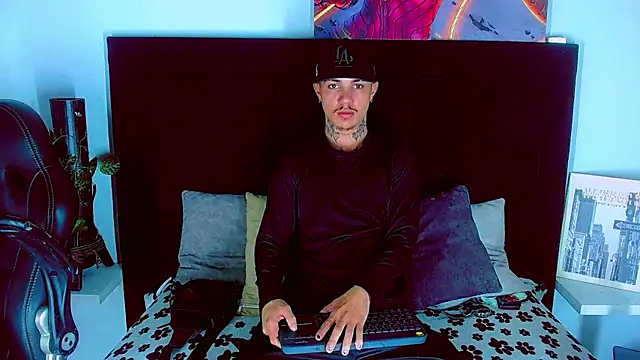 Snapshot of HannibalLester chatting on November 2025 04:46:02 AM HannibalLester online show from November 2025 04:46:02 AM