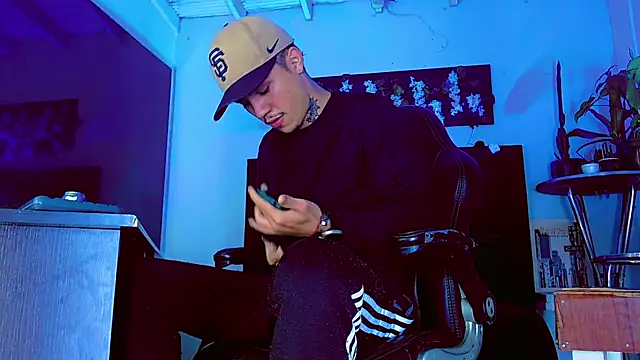 Snapshot of HannibalLester chatting on February 2026 04:32:01 AM HannibalLester online show from February 2026 04:32:01 AM