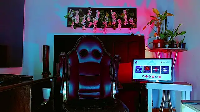 Snapshot of HannibalLester chatting on March 2026 03:56:02 AM HannibalLester online show from March 2026 03:56:02 AM