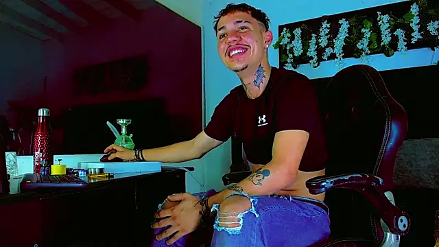 Snapshot of HannibalLester chatting on March 2026 05:28:01 PM HannibalLester online show from March 2026 05:28:01 PM