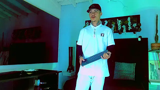 Snapshot of HannibalLester chatting on March 2026 02:28:01 AM HannibalLester online show from March 2026 02:28:01 AM