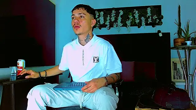 Snapshot of HannibalLester chatting on April 2026 03:18:01 AM HannibalLester online show from April 2026 03:18:01 AM