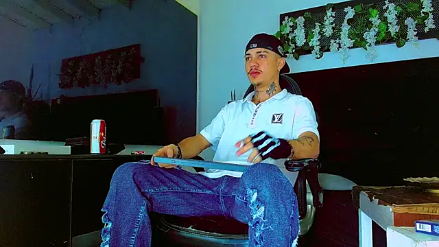 Snapshot of HannibalLester chatting on April 2026 04:06:02 AM HannibalLester online show from April 2026 04:06:02 AM