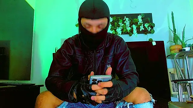 Snapshot of HannibalLester chatting on April 2026 07:45:01 AM HannibalLester online show from April 2026 07:45:01 AM