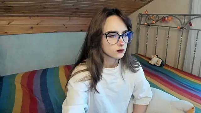 Snapshot of SilverDream chatting on December 2024 06:21:01 AM SilverDream online show from December 2024 06:21:01 AM