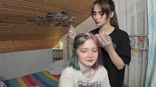 Snapshot of SilverDream chatting on December 2024 08:18:02 PM SilverDream online show from December 2024 08:18:02 PM