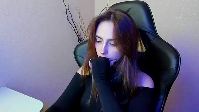 Snapshot of SilverDream chatting on January 2025 11:34:02 PM SilverDream online show from January 2025 11:34:02 PM