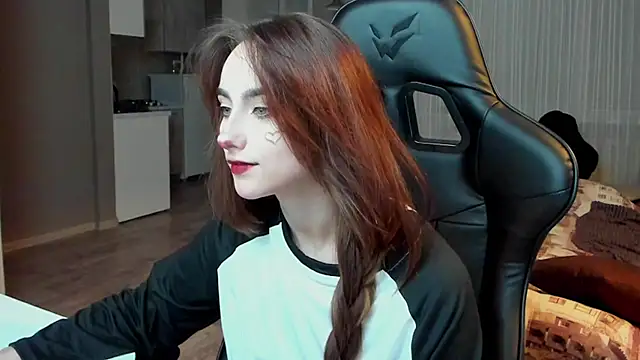 Snapshot of SilverDream chatting on February 2025 12:35:02 AM SilverDream online show from February 2025 12:35:02 AM