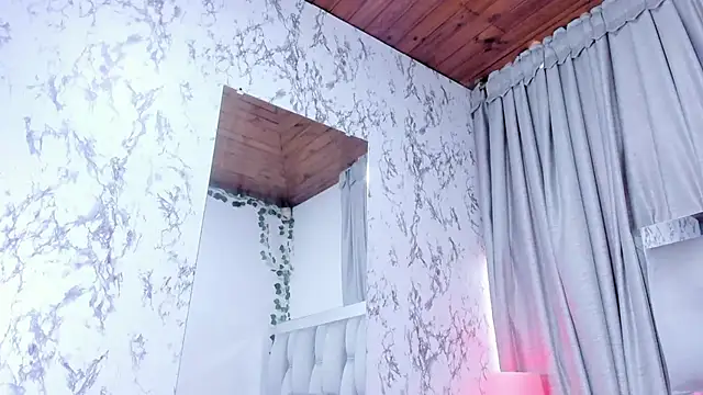 dafne queenn online show from September 2025 12:30:01 PM