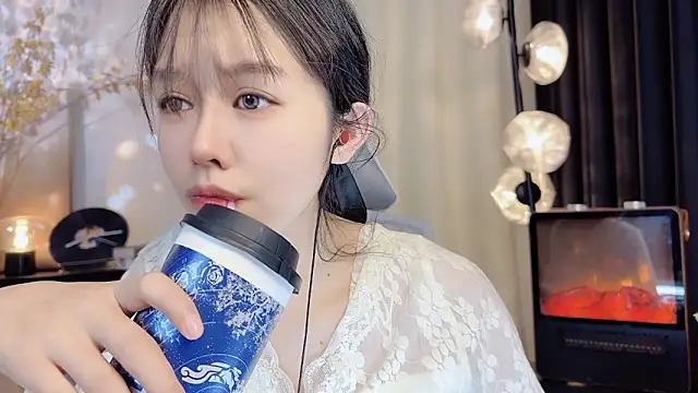 xiaodaibabyy online show from January 2025 01:37:02 PM