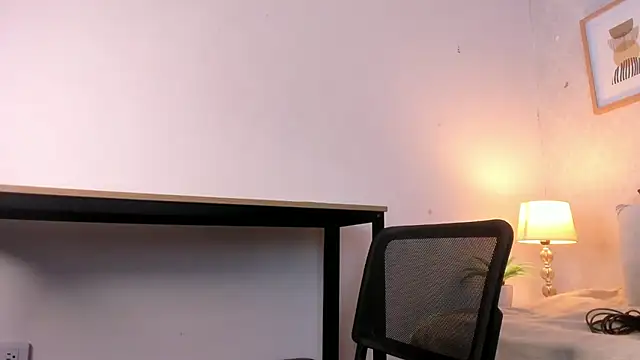 Caroline dh online show from April 2026 11:33:02 AM