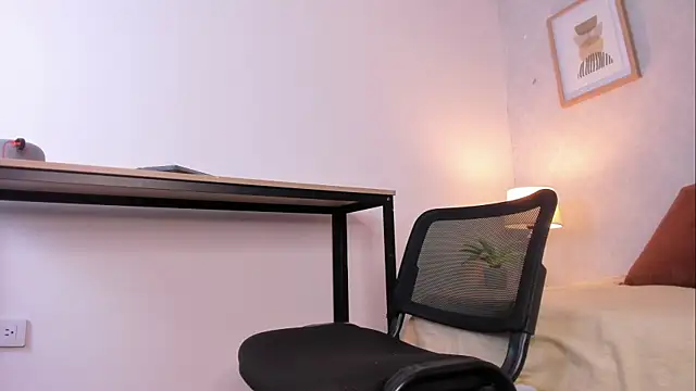 Caroline dh online show from May 2026 11:39:02 AM