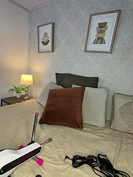 Caroline dh online show from May 2026 10:32:02 AM