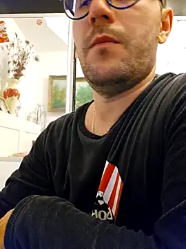 Snapshot of Ibag01 chatting on October 2025 08:39:02 PM Ibag01 online show from October 2025 08:39:02 PM