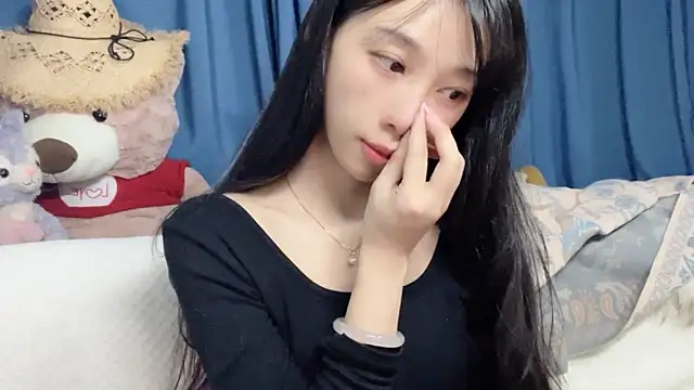 Lili-2 online show from March 2026 01:33:01 PM