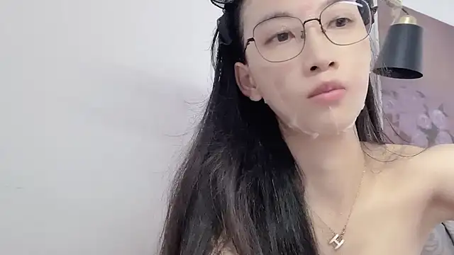 Lili-2 online show from May 2026 06:31:02 AM
