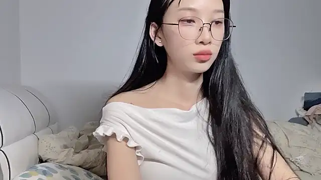 Snapshot of Lili-2 chatting on July 2026 02:21:01 PM Lili-2 online show from July 2026 02:21:01 PM