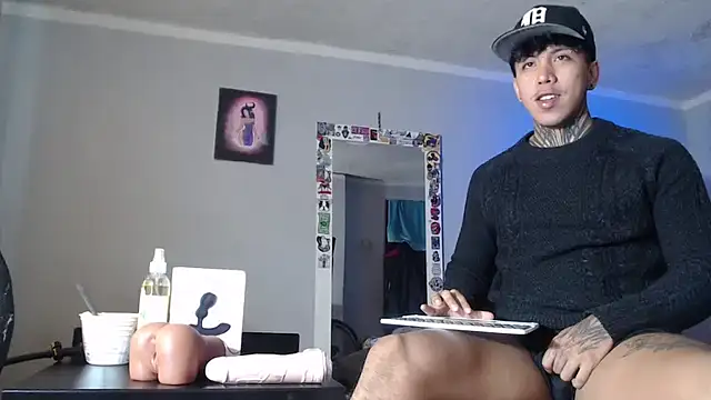 Snapshot of Nickhot0609 chatting on December 2024 01:08:02 PM Nickhot0609 online show from December 2024 01:08:02 PM