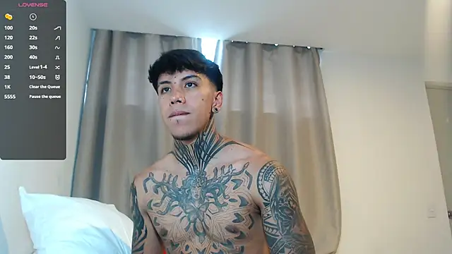 Snapshot of Nickhot0609 chatting on February 2025 08:11:01 PM Nickhot0609 online show from February 2025 08:11:01 PM