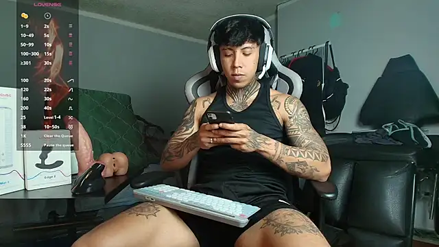 Snapshot of Nickhot0609 chatting on September 2025 11:40:01 PM Nickhot0609 online show from September 2025 11:40:01 PM