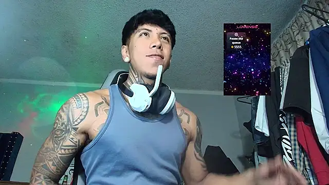 Snapshot of Nickhot0609 chatting on November 2025 12:35:02 AM Nickhot0609 online show from November 2025 12:35:02 AM