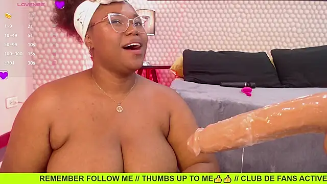 Snapshot of Makena_gh chatting on December 2024 06:35:01 AM Makena gh online show from December 2024 06:35:01 AM