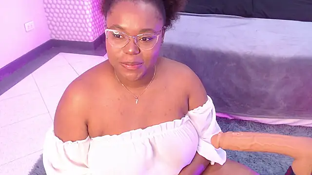 Snapshot of Makena_gh chatting on January 2025 03:43:01 AM Makena gh online show from January 2025 03:43:01 AM