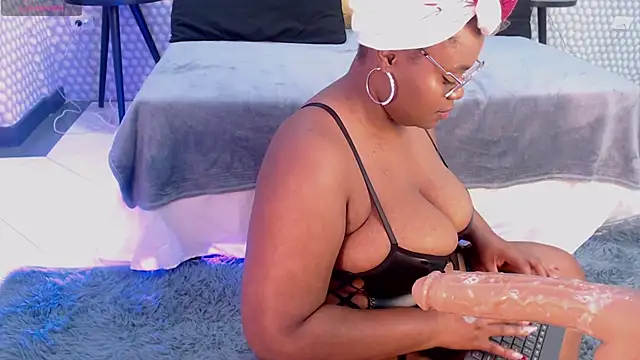 Snapshot of Makena_gh chatting on January 2025 04:25:02 AM Makena gh online show from January 2025 04:25:02 AM